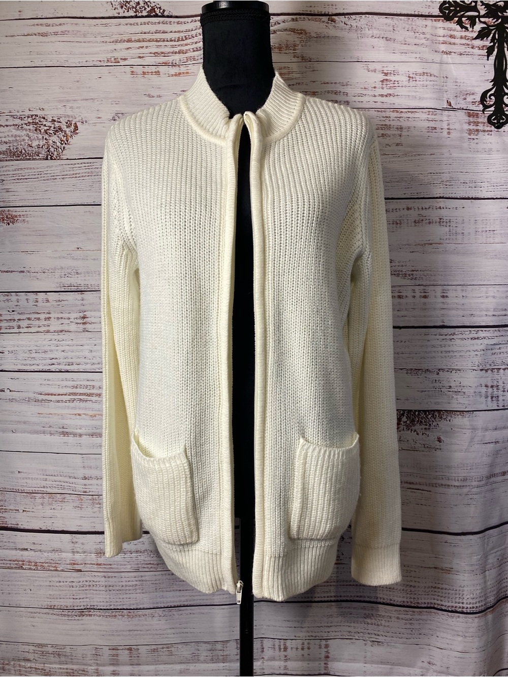 Classic Cream Zip-Up Knit Cardigan with Pockets Sz-M